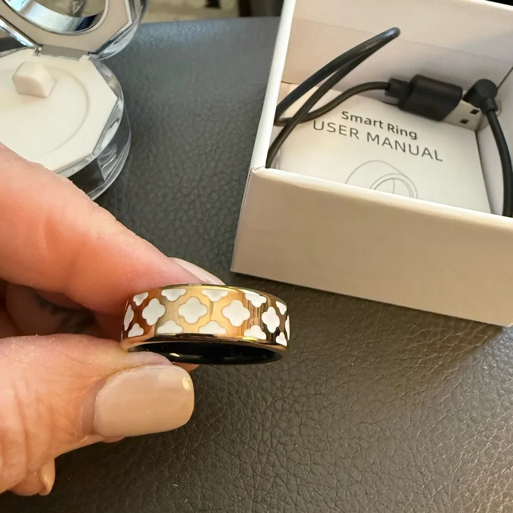 Smart Ring in Gold and White